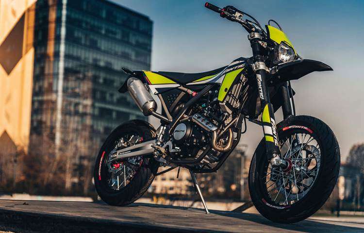 Fantic XMF 125 vs. Kawasaki KLX150SM Persaingan Baru dalam Dunia Supermoto