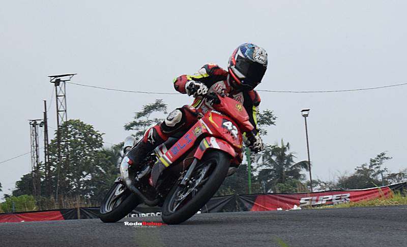 Hafid Pratama Ganggu Dominasi Jabar di Superchallenge Super Prix 2025 Bukit Peusar
