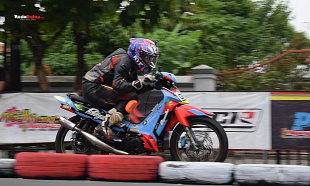 Bipola Optik Bersama Farid Ali Bikin Bangga Purworejo, Sabet Podium Pertama di Casytha Road Race 2025 Round 4