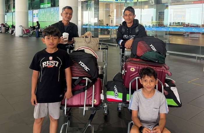 Dua Saudara, Satu Mimpi! Fiandra dan Firza Siap Taklukkan Sepang di MotoMini Malaysia